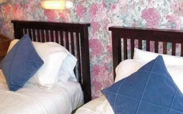 Strathmore Lawn East - Guest house