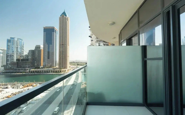 Lake-View 1BR Retreat in Business Bay