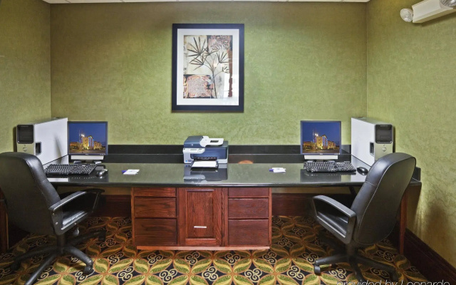 Holiday Inn Express & Suites McAlester by IHG