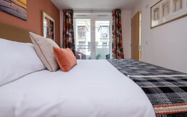 Host Stay Kingscote Townhouse