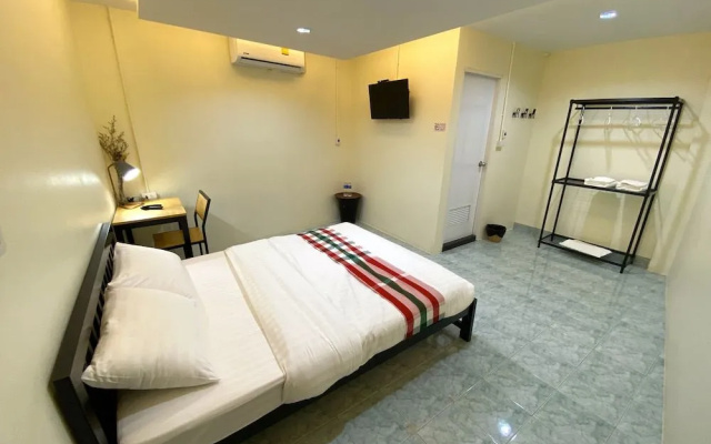 Gate 2Hostel