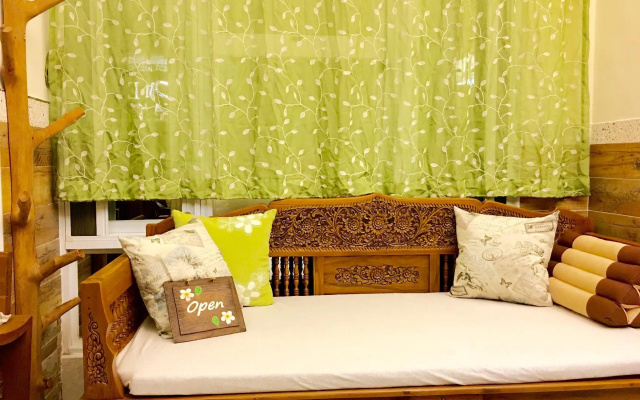 Home & Teak Homestay