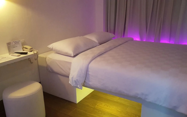 J Icon Hip Hotel
