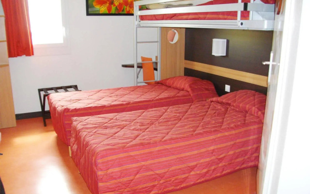 B&B HOTEL Cholet Nord