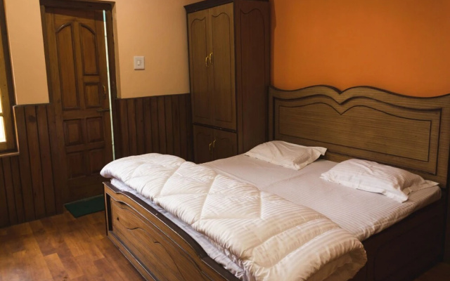 OYO 13342 Home Cozy Stay Naddi