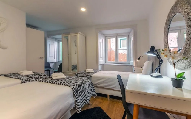 Bairro Alto Palace  Apartment for Large Groups