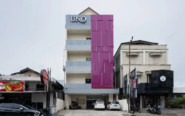 RedDoorz Plus @ Uno Jalan Merak Samarinda