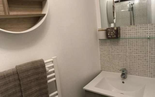 Bel Appartement Avec Cour Privative