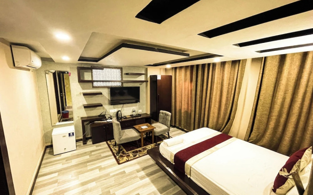 Hotel Lotus Grand