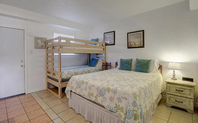 Little Shell Sm152 Condo