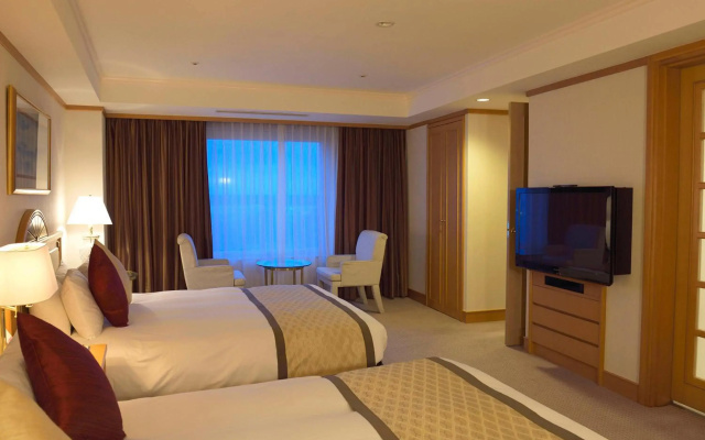 Отель Narita Tobu Hotel Airport