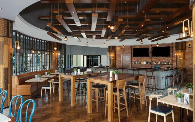 Millennium Lakeview Residence