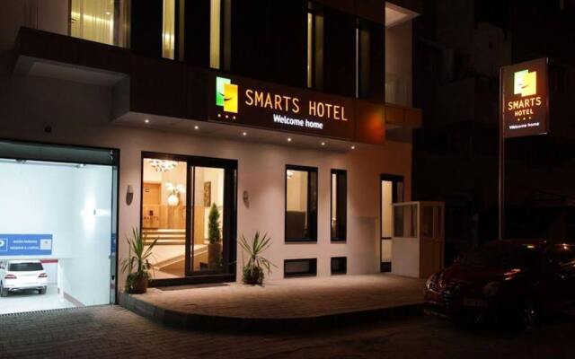 Smarts Hotel вид на фасад
