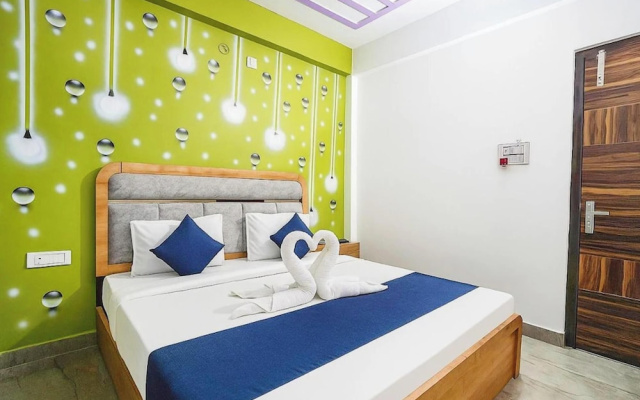 Hotel M-I-N-X Radhika Palace Ayodhya
