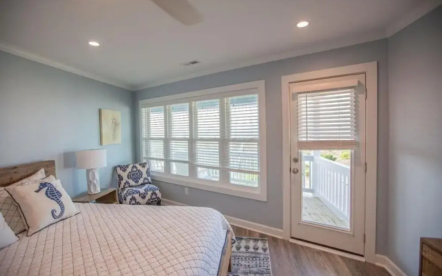 Three Girls 5 Bedroom Home by RedAwning