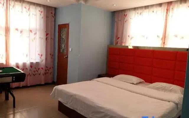 Xinzheng Huatai Express Hotel