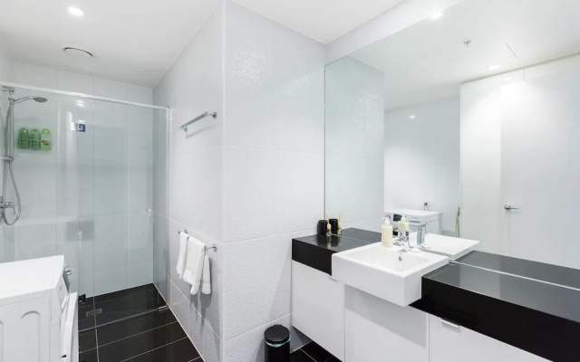 SONYA, 2BDR Southbank Apartment