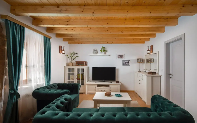 Rustic luxury villa Fulmin