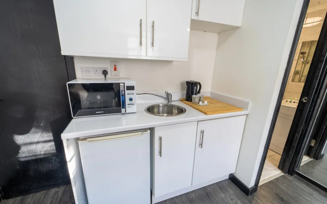Modern Studio Close to City Centre!