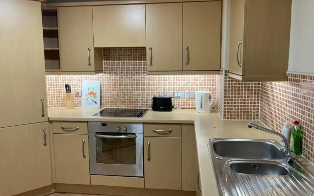 Spacious 2 Bed Apartment in Birmingham