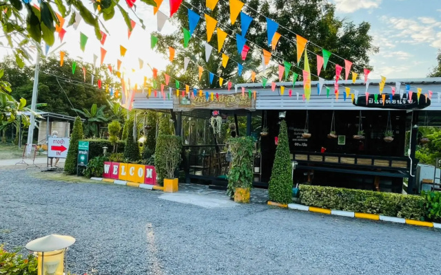 Baan Ruay Suk Resort Lopburi