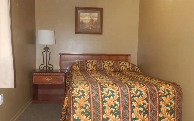 Cedar Village Motel