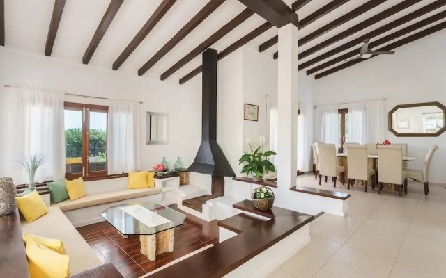 Villa Playa in Port de Pollen a