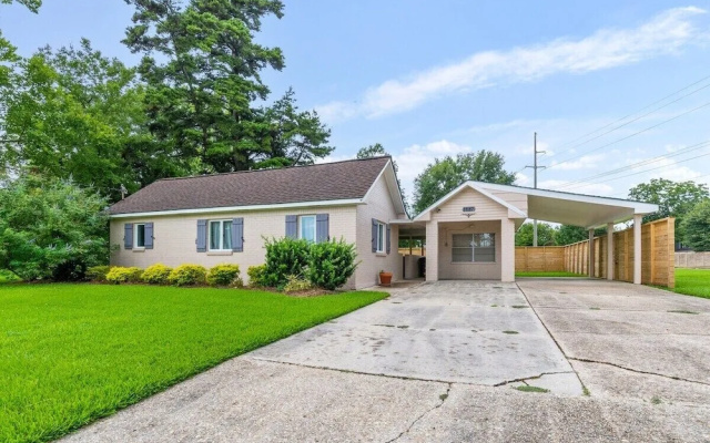 Updated 1-bedroom House in Baton Rouge