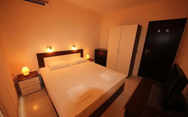 Azur Apartments