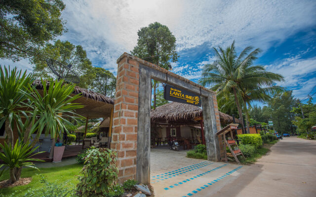 Отель Lanta Smile Resort @Long Beach Ланта вид на фасад