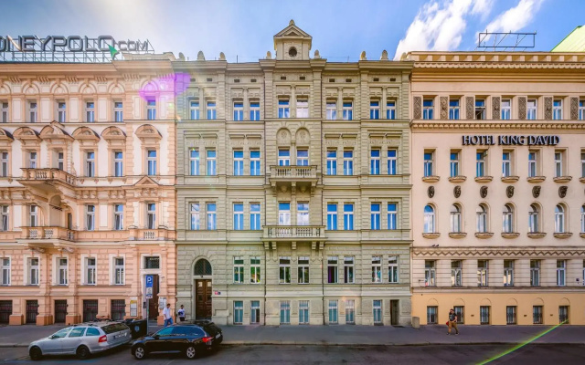 Luxurious Woodrow Wilson apt in Prague centre