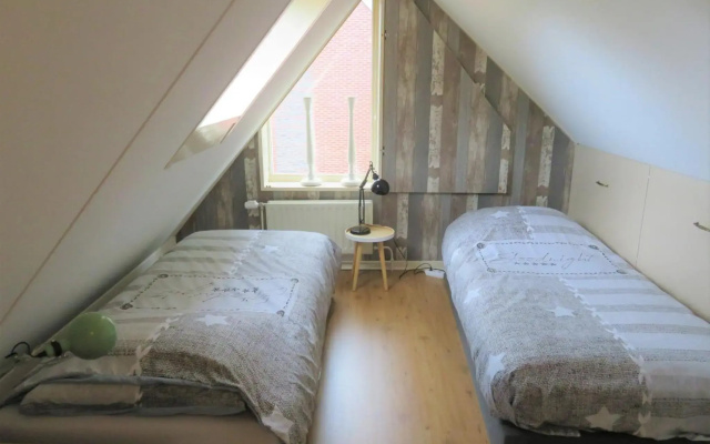 Holiday apartment with free parking Boven Jan Enkhuizen