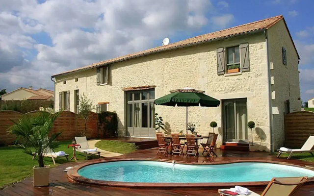 Villa in France With Private Pool & Garden