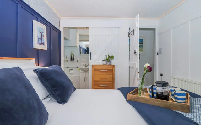 Lily Cottage