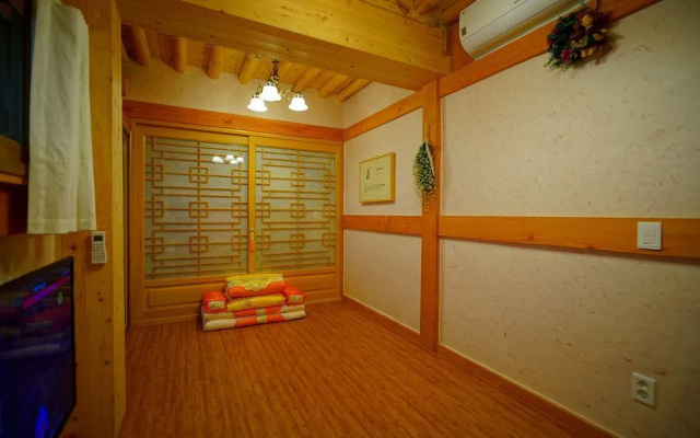 Hanok House