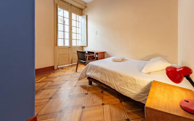 R10 Hostal - Hostel