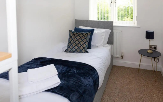New & Spacious & Contractors & Leisure & Free Parking