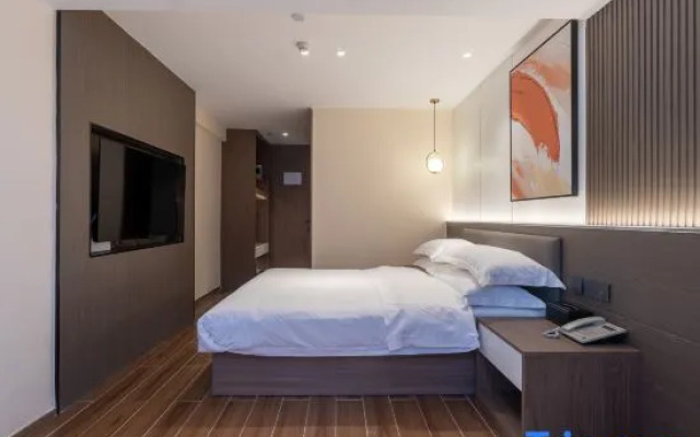 Ruifeng Hotel (Guangzhou Railway Station West Clocks and Watches City)