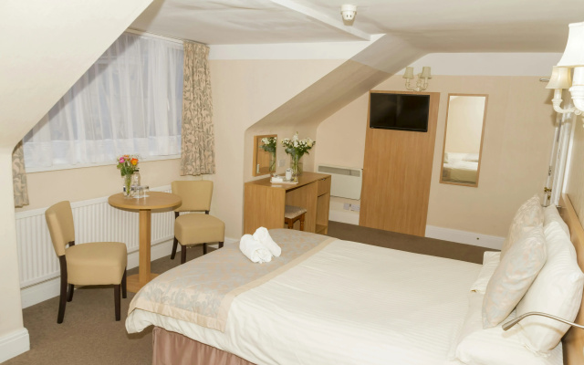 The Kingston Theatre Hotel