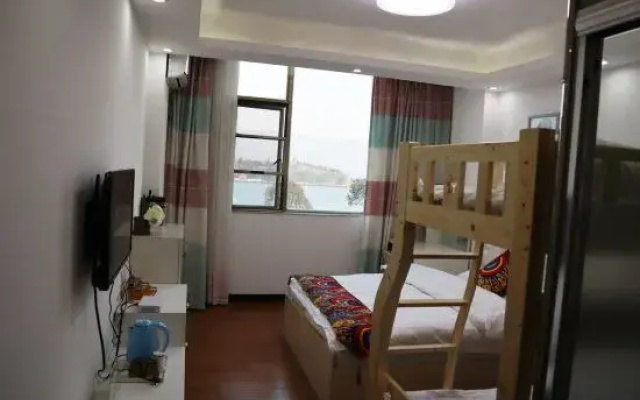 Fuxian Lake Sea Chao Inn (Gushan Scenic Area)(抚仙湖海潮客栈（孤山风景区店）)