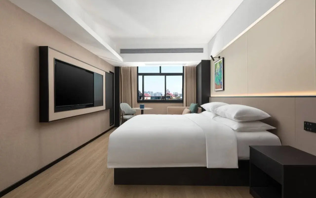 Days Inn by Wyndham Yueyang Train Station