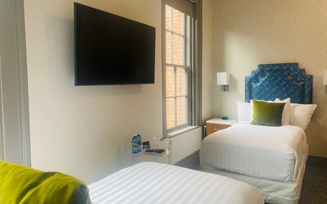 Harlow Hotel