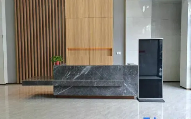 Rujia Huayi Selected Hotel (Jinan West Market Branch)