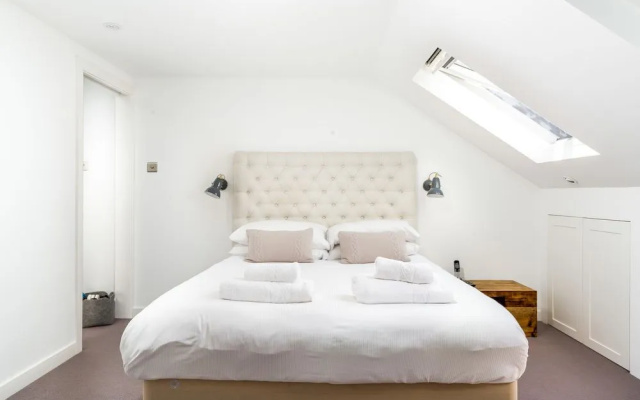 Blissful Battersea Home by Clapham Common