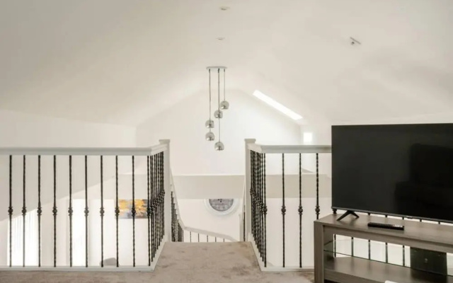 Brand New Luxury Self Contained Flat
