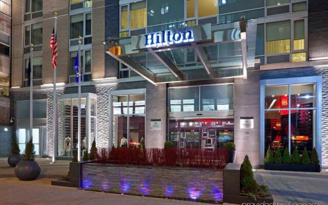 Отель Hilton New York Fashion District США, Нью-Йорк - отзывы, цены и фото номеров - забронировать отель Hilton New York Fashion District онлайн вид на фасад