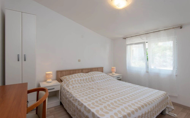 Apartment Square
