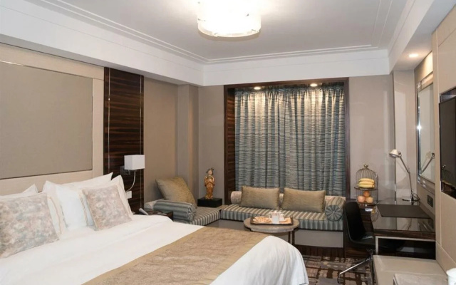 Lakeview Xuanwu Hotel