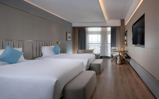 Golden Tulip Hotel