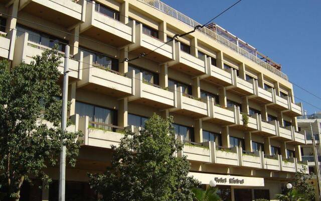 Hotel Mistral вид на фасад